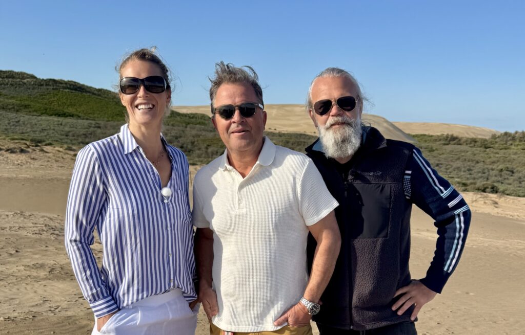 Arne Hjeltnes er denne sesongen på reise i Danmark med destillatøren Stig Bareksten og eventyreren Sigrid Henjum.